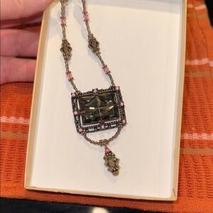 Elegant Gold and Pink Pendant Necklace